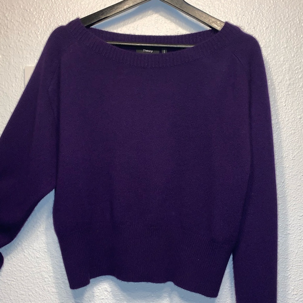 (Theory) Relaxed Boatneck Cashmere Sweater
